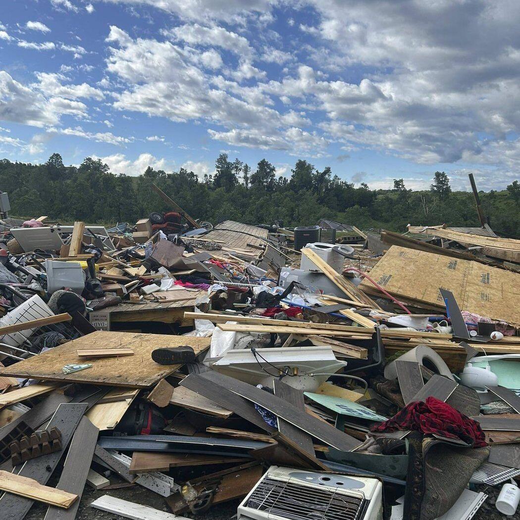 1 dead and several injured when storm rips through Kentucky community, authorities say